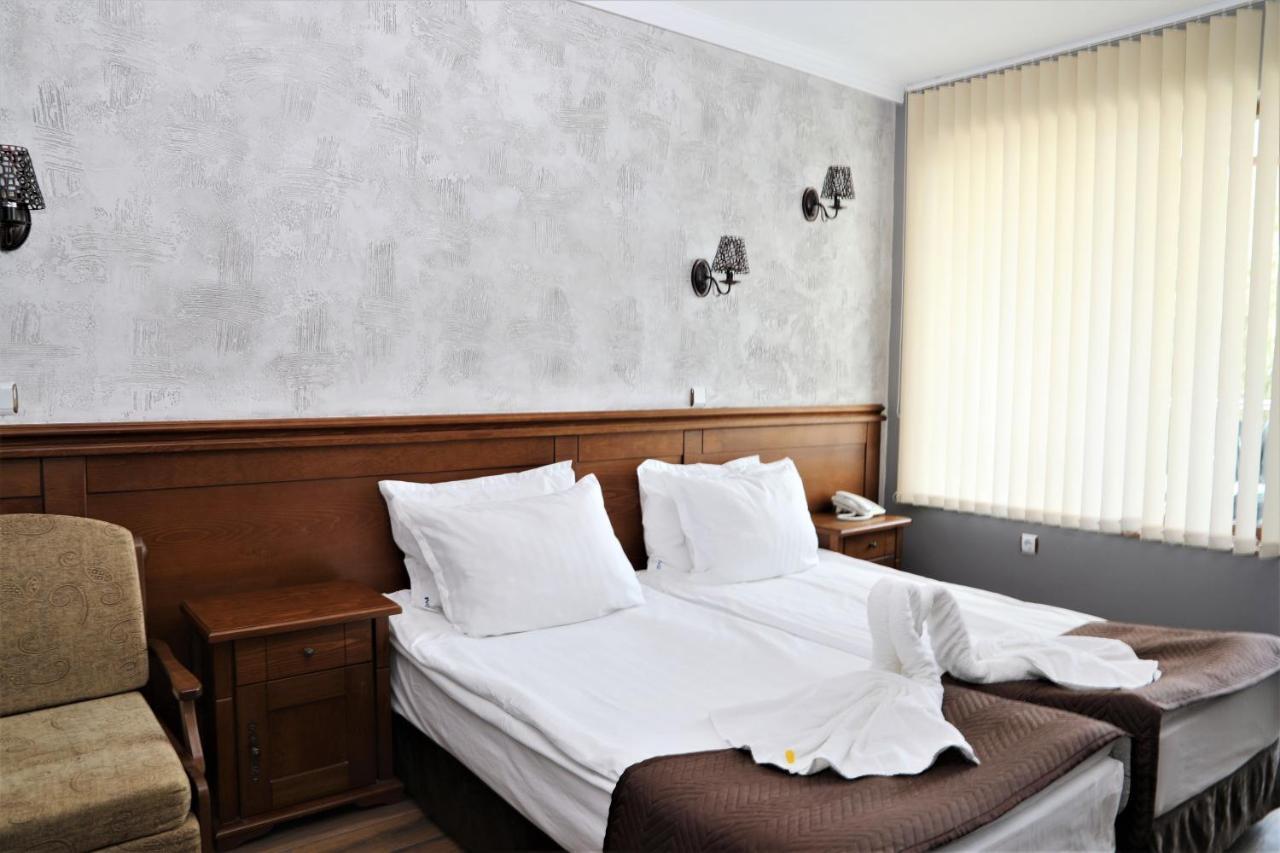 Petrov Family Hotel Nesebar Buitenkant foto