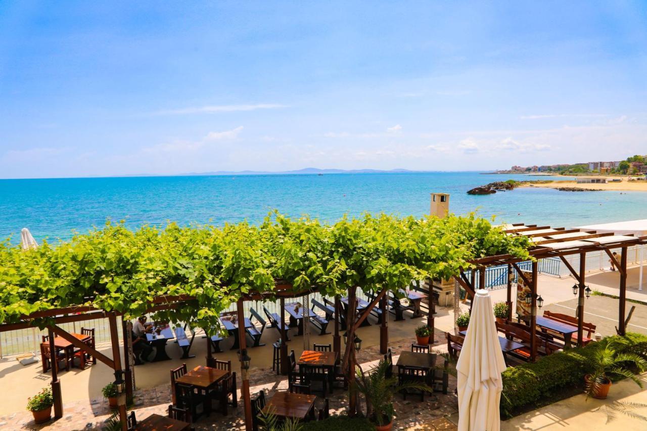 Petrov Family Hotel Nesebar Buitenkant foto