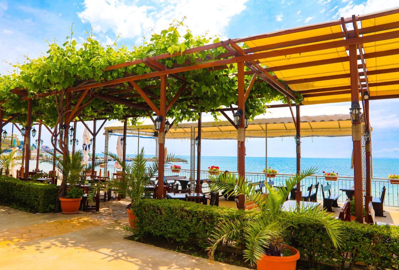Petrov Family Hotel Nesebar Buitenkant foto