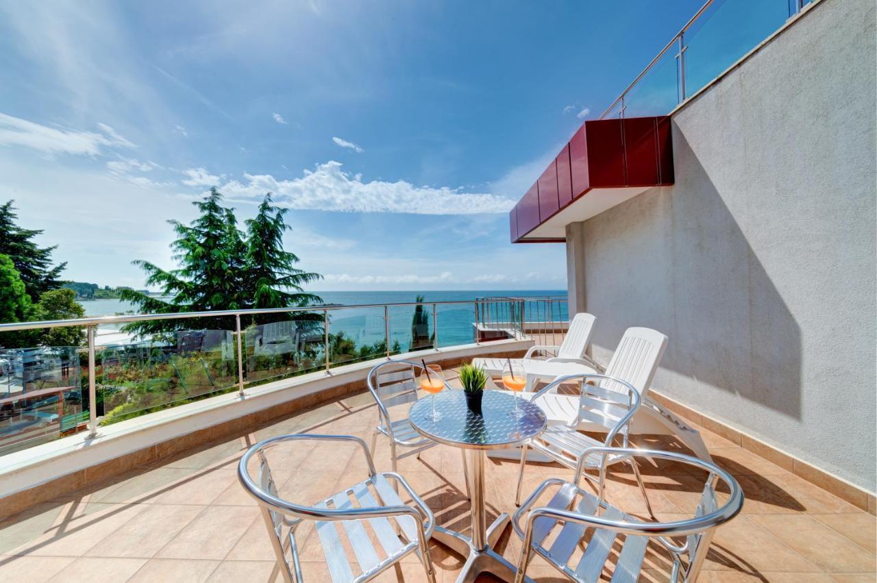 Petrov Family Hotel Nesebar Buitenkant foto