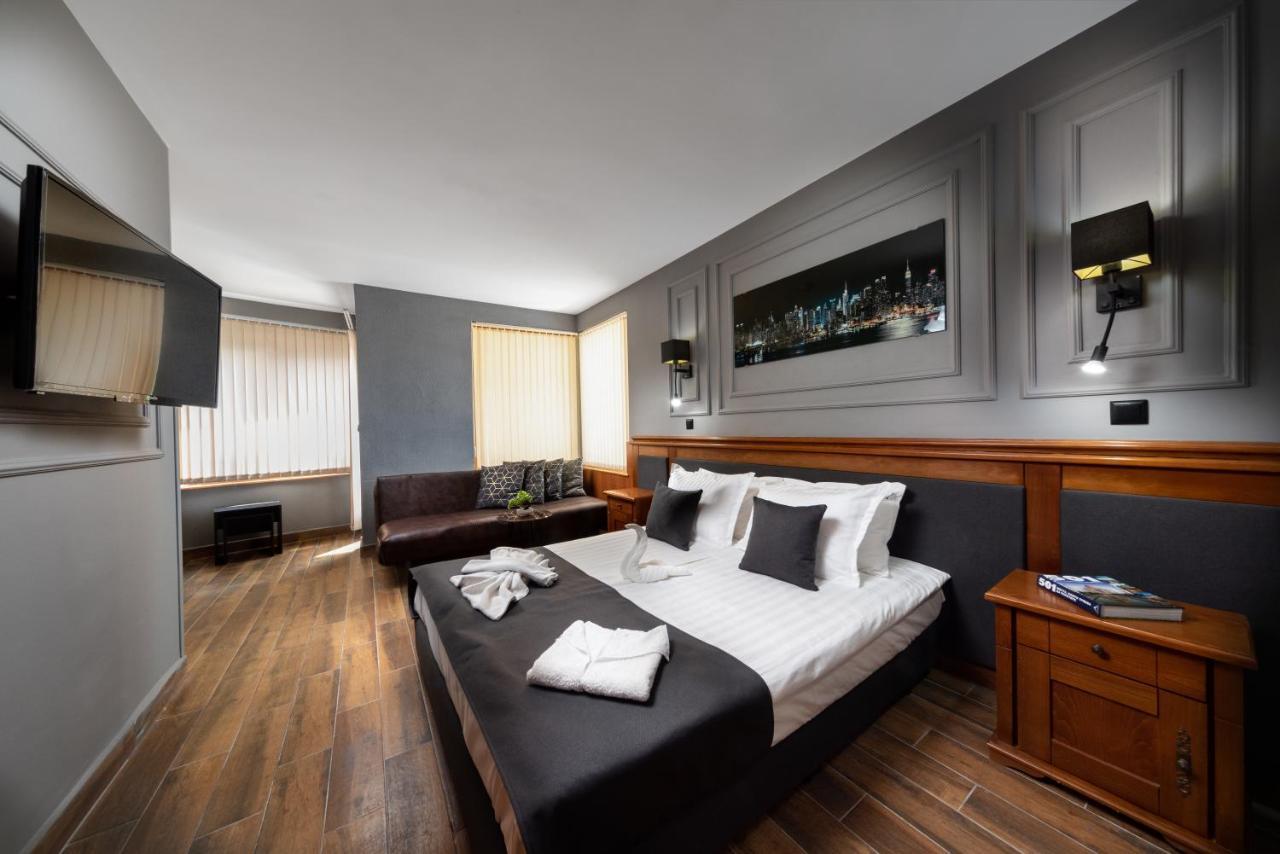 Petrov Family Hotel Nesebar Buitenkant foto