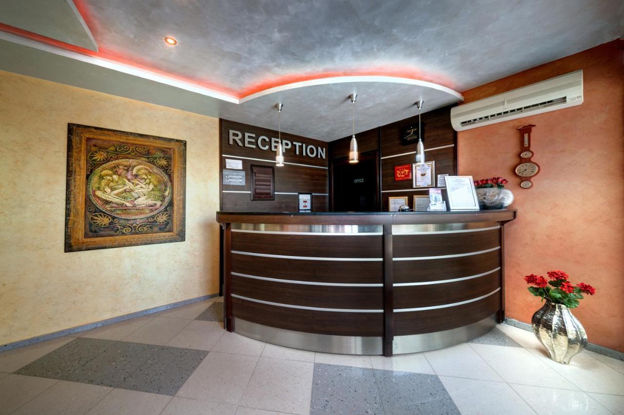 Petrov Family Hotel Nesebar Buitenkant foto