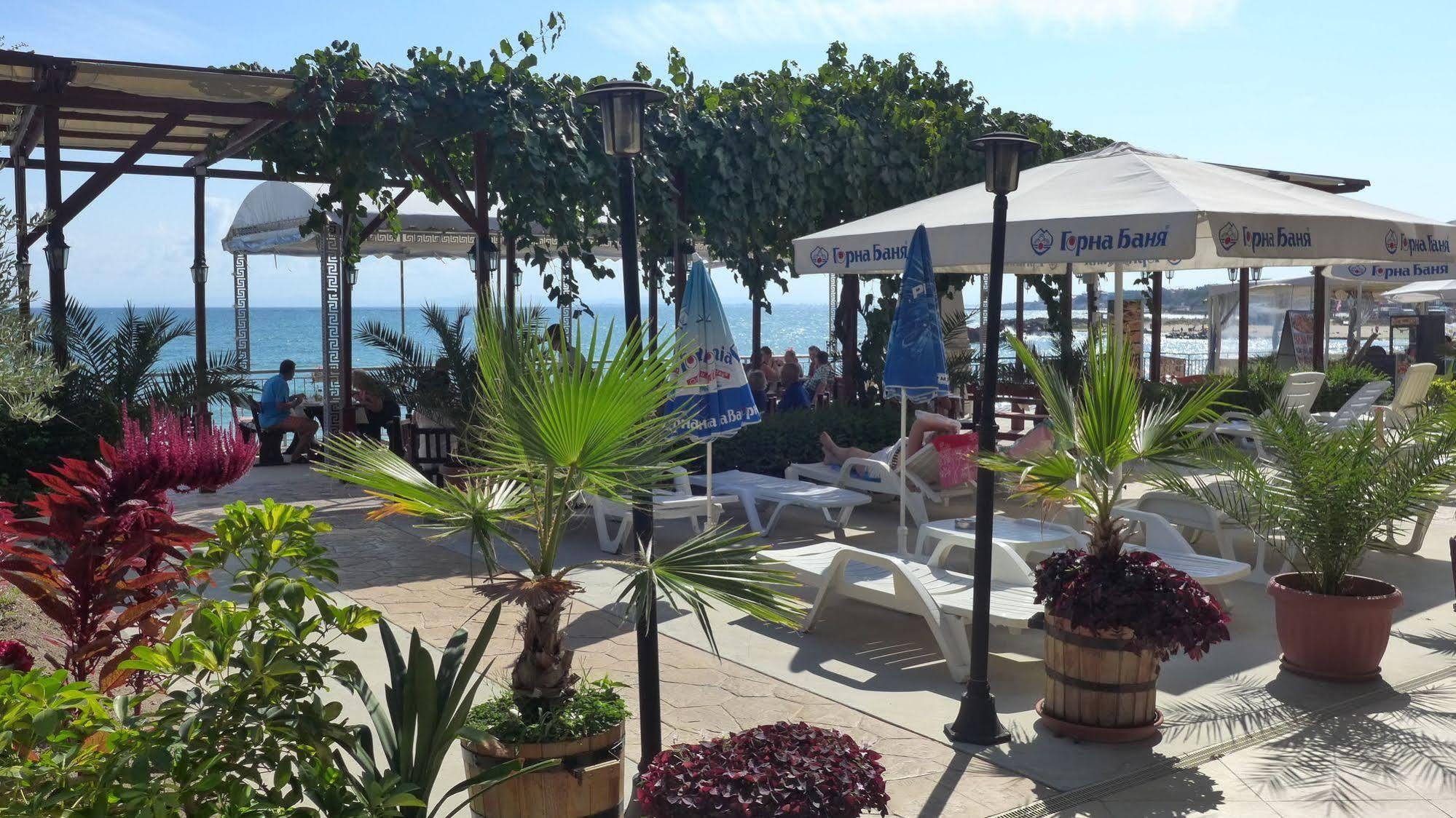 Petrov Family Hotel Nesebar Buitenkant foto