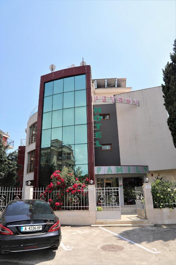 Petrov Family Hotel Nesebar Buitenkant foto