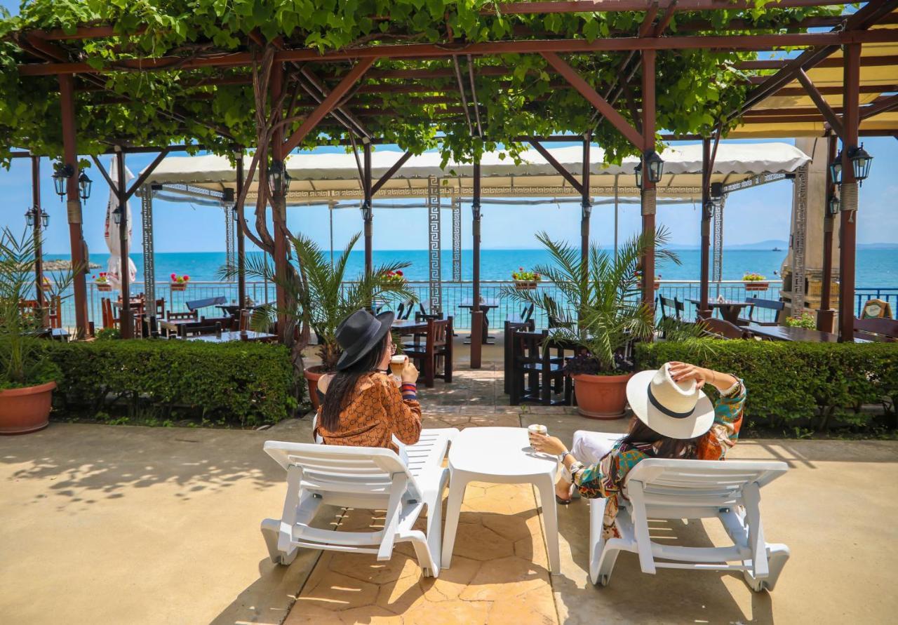 Petrov Family Hotel Nesebar Buitenkant foto